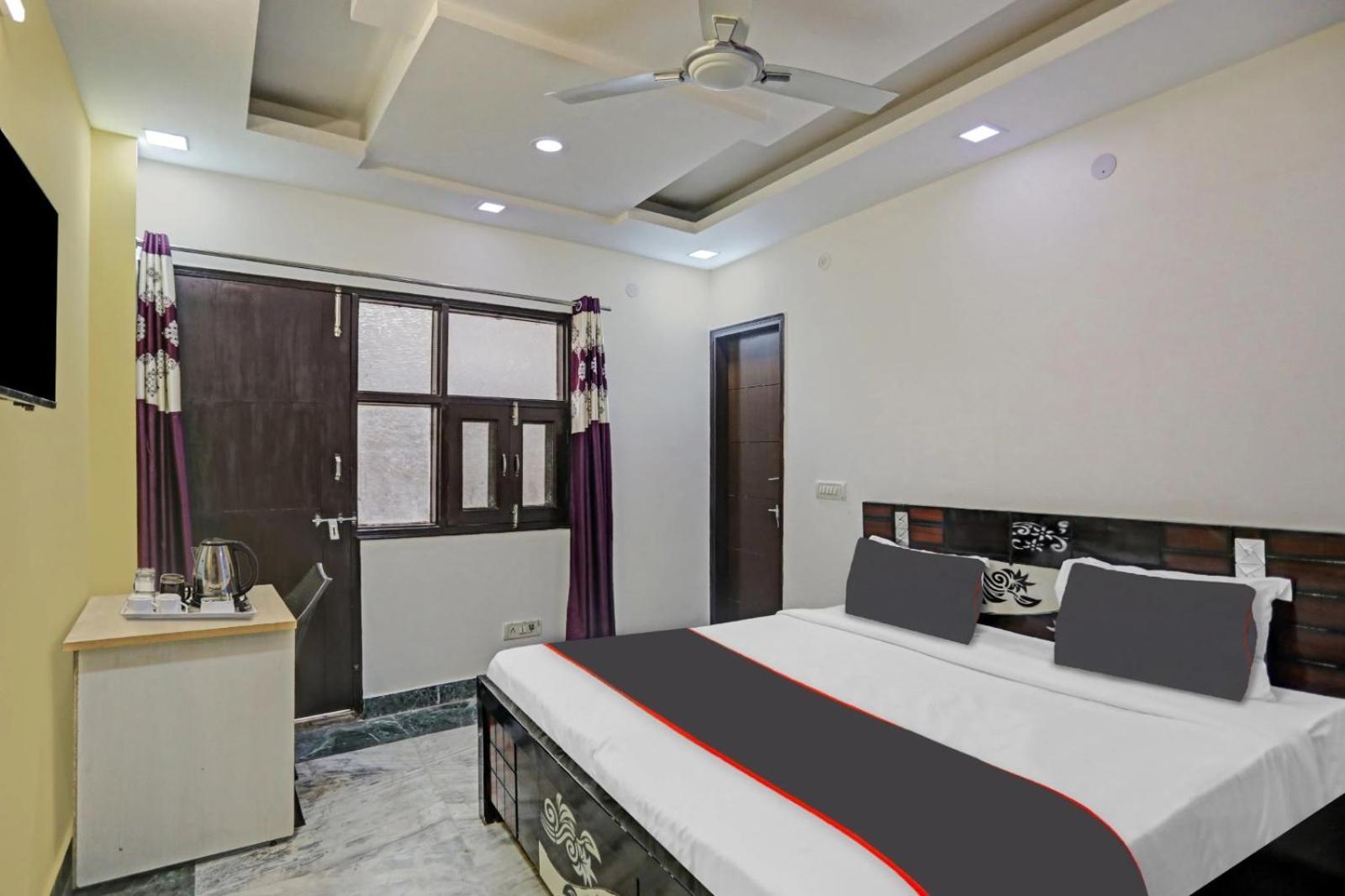 Hotel N R Prime Royalty Greater Kailash - Couple Friendly New Delhi
